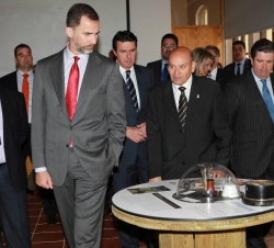 Don Felipe durante su visita al Museo Municipal Hidroeléctrico